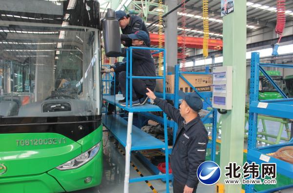 為新能源汽車產(chǎn)業(yè)發(fā)展添磚加瓦——記2018年四川省工人先鋒號獲得者四川新筑通工汽車有限公司總裝班組