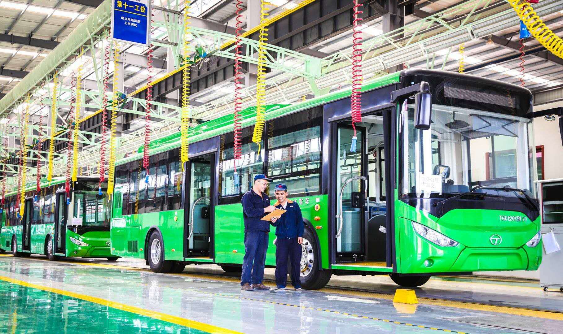 三方強(qiáng)強(qiáng)聯(lián)手 打造四川新能源汽車龍頭企業(yè)