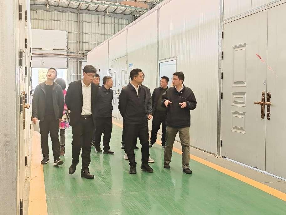 雅安市政府副市長龔兵到通工汽車調(diào)研