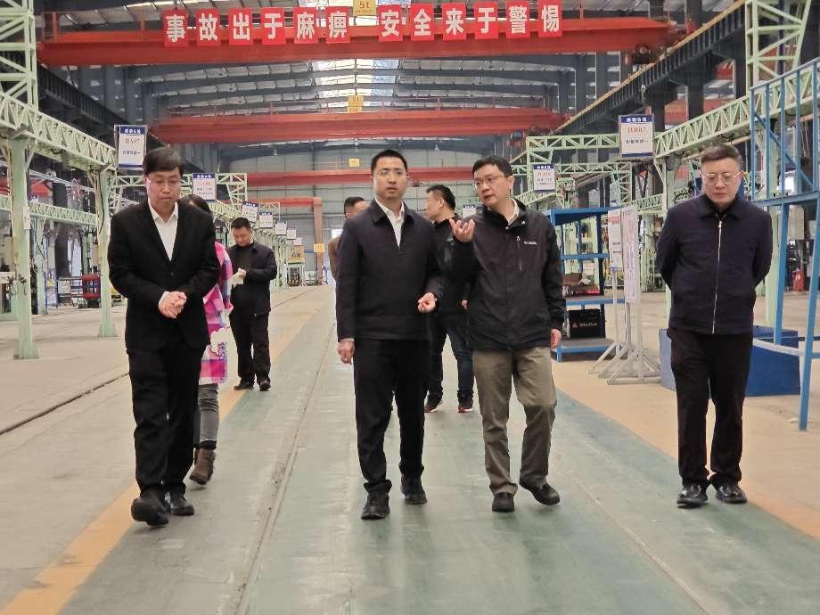 雅安市政府副市長龔兵到通工汽車調(diào)研