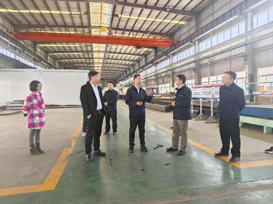 雅安市政府副市長龔兵到通工汽車調(diào)研